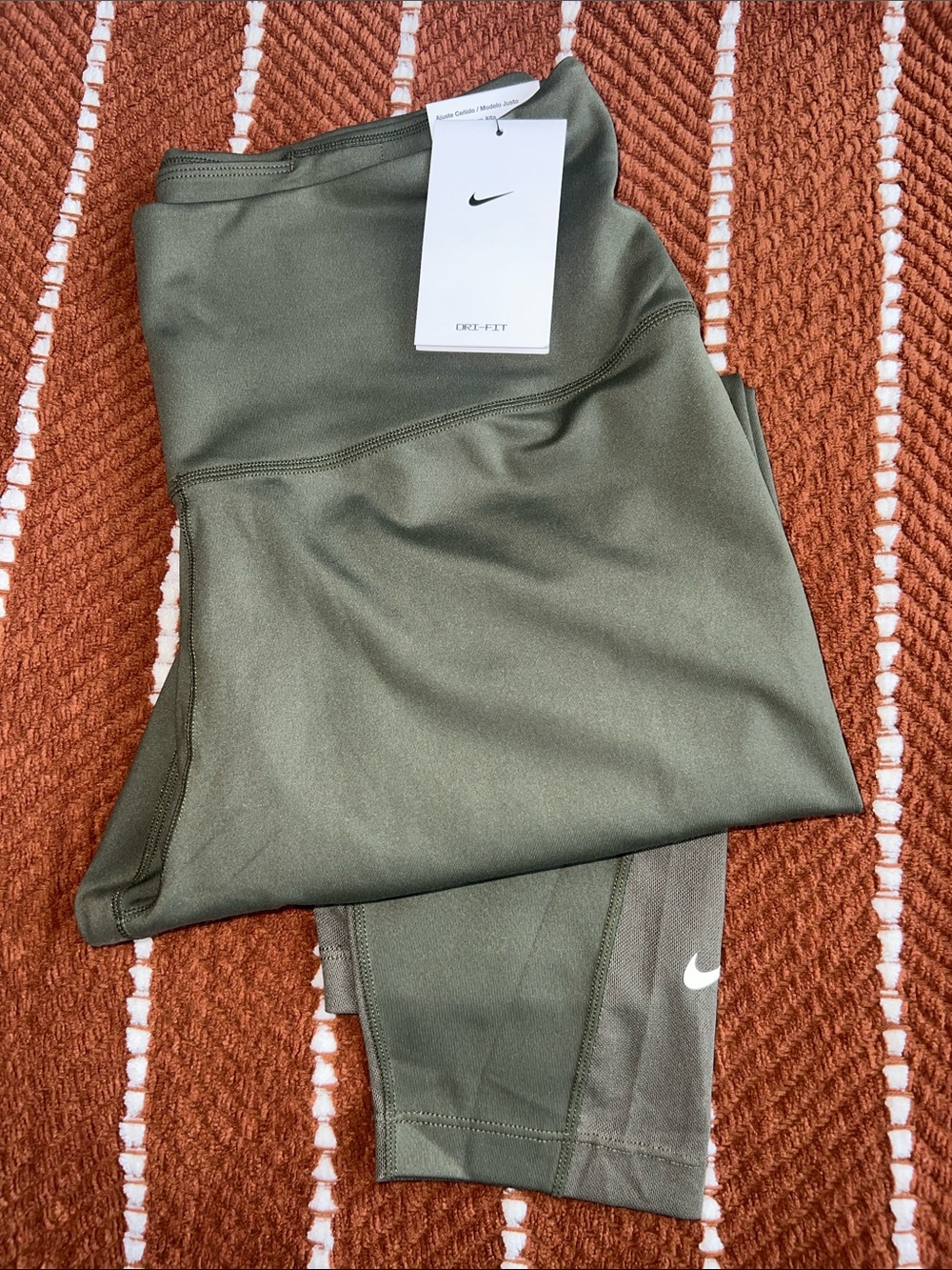 Nike One High Waisted 7/8 Training Leggings - Picture 4 of 4